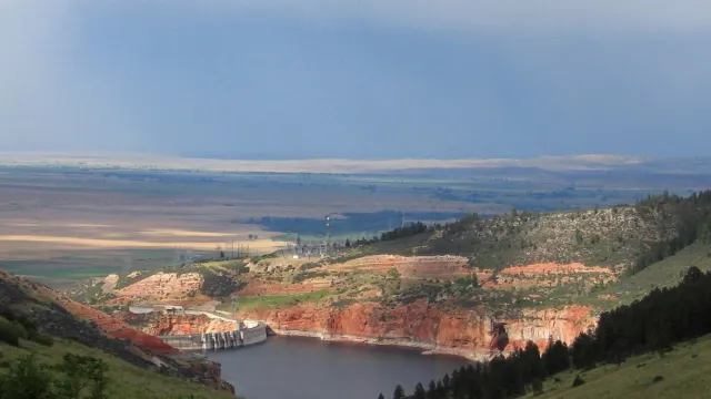 Summer view of the Yellowtail Dam from the Ok-A-Beh road.