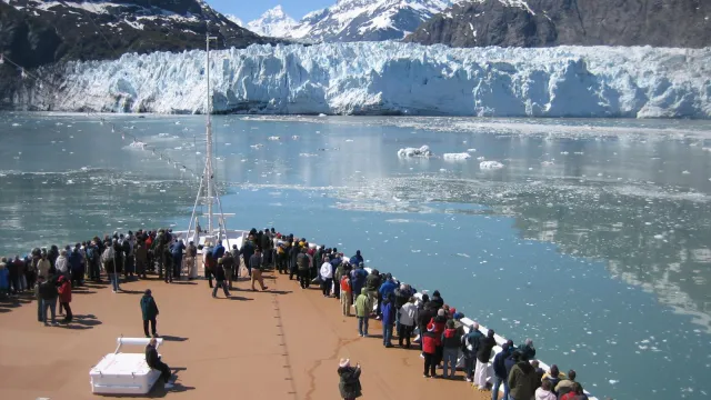 Cruising Glacier Bay