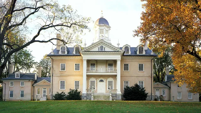 Hampton Mansion in the fall