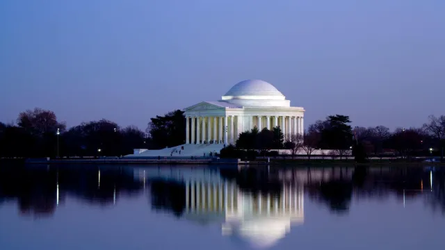 Thomas Jefferson Memorial reflects on Tidal Basin